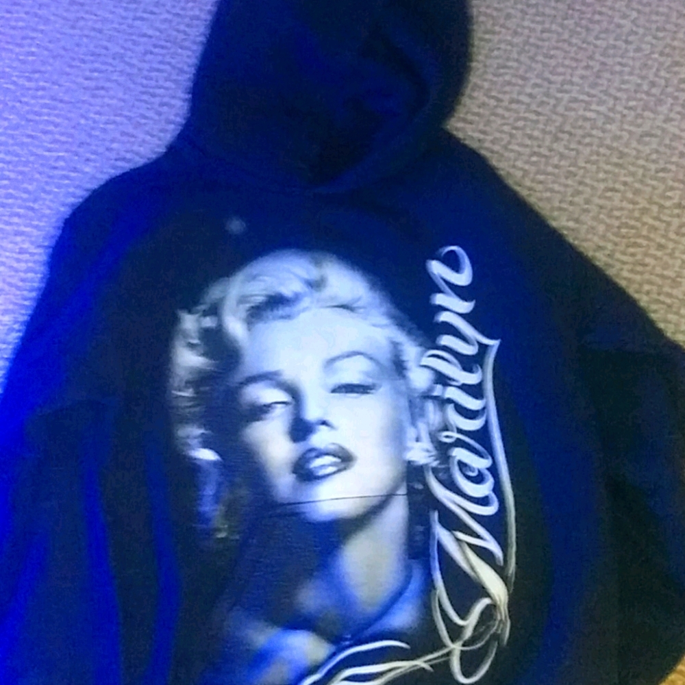 Women's/Teen's sweatshirt